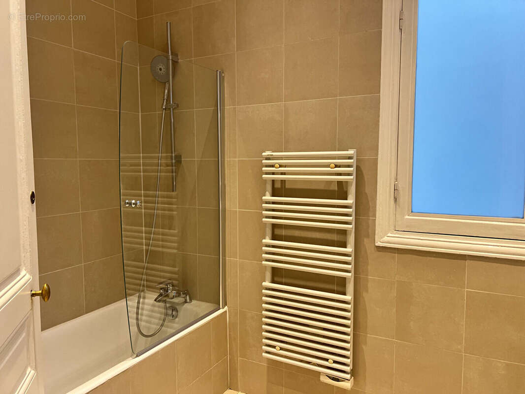 Appartement à PARIS-14E