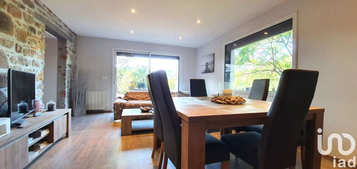 Photo 2 - Maison à SAINT-SOLVE