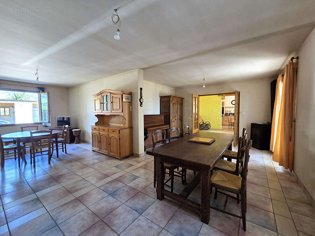 Maison à SAILLENARD