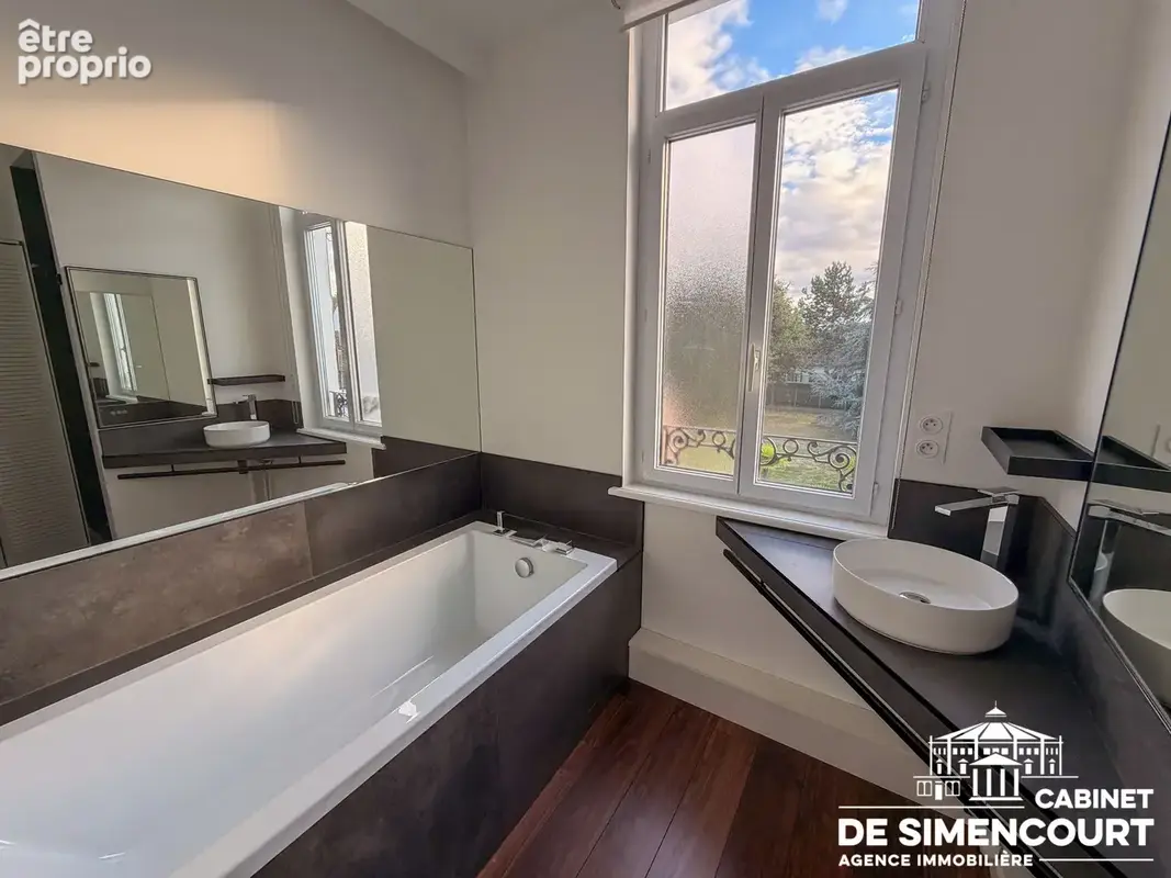 Maison de caractère rénovée -  5 chambres et jardin paysagé - photo 7