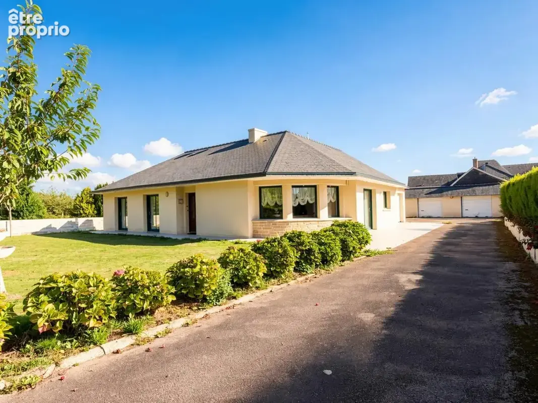 Photo Maison à Le Cloitre-Saint-Thegonnec au prix de 252 960€