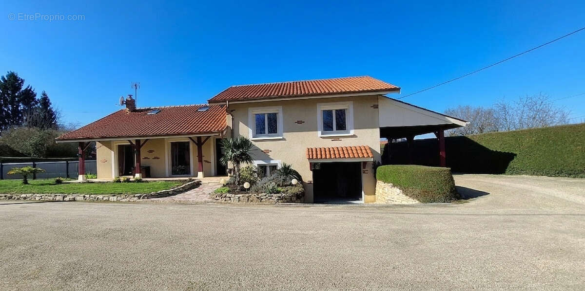 Maison à MEILLONNAS