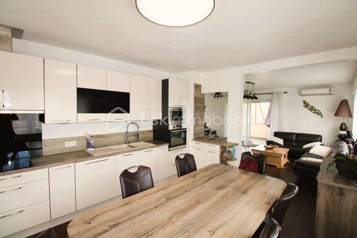 VILLAGE-NEUF – MAISON INDIVIDUELLE 213 m² – 213 m² habitables • Piscine • Photovoltaïque • Pompe à chaleur • À 2 min de la Suiss - photo 5