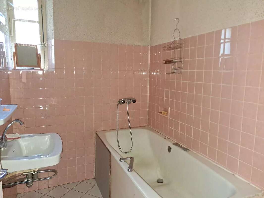 Maison à SAINT-PIERRE-DE-NOGARET