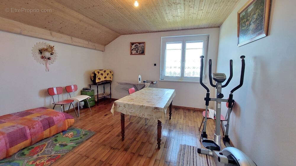 Maison dans impasse, au calme,188m2, studio en RDC, terrain de 889m2 - photo 5