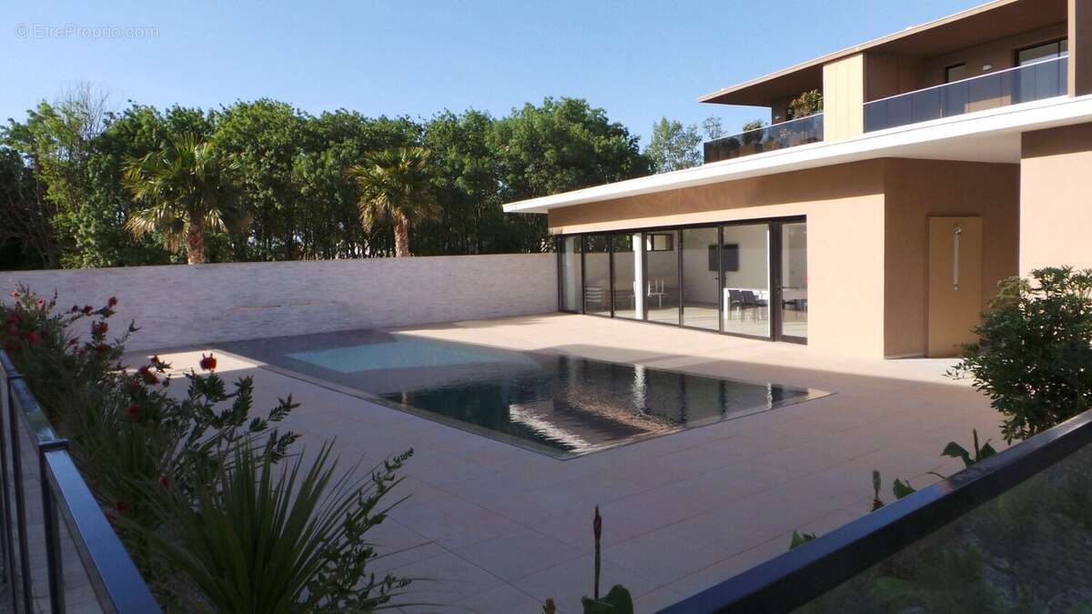 Appartement à LATTES