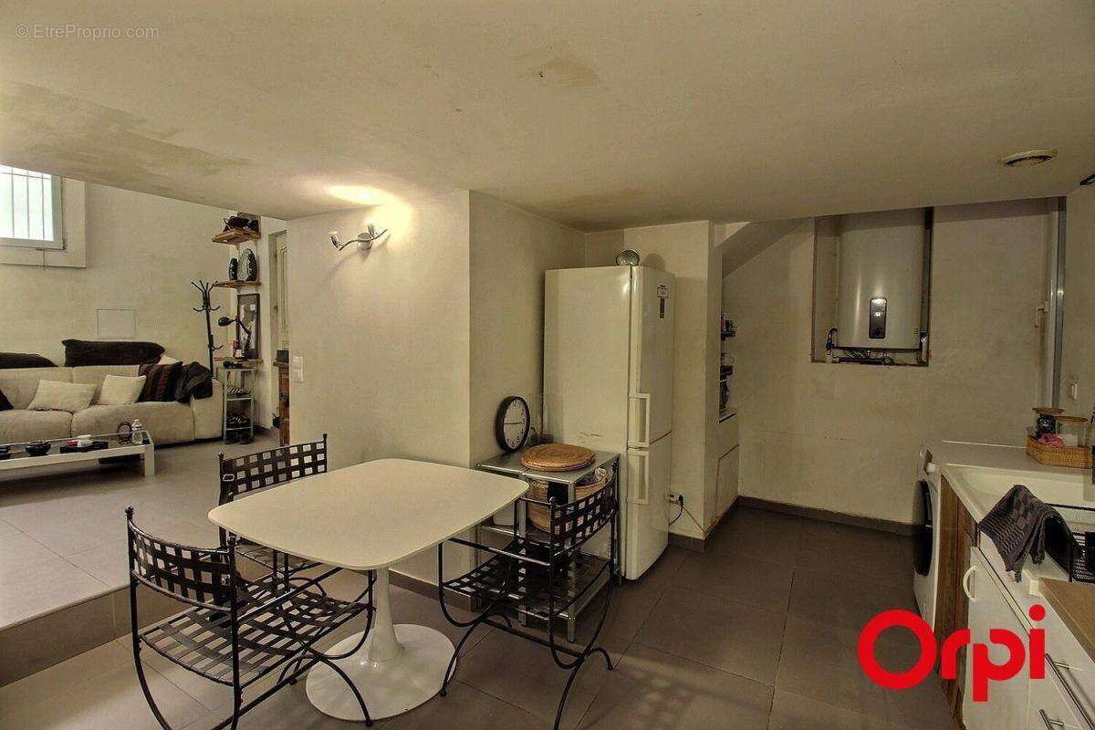 Appartement à MARSEILLE-6E
