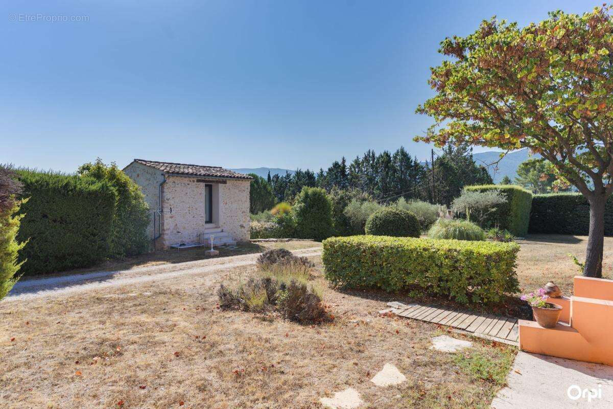 Villa Provençale de Plain-Pied à Saint-Zacharie — Écrin de Charme au Cœur d'un Domaine Arboré de 5 940 m² - photo 14