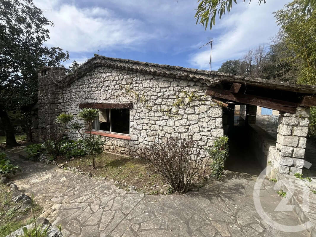 Maison à ROQUEFORT-LES-PINS