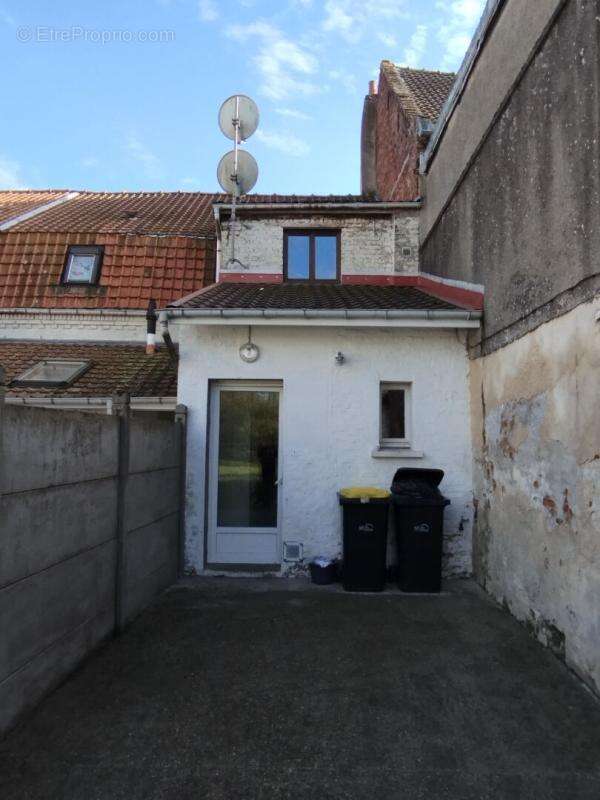 Maison à FRUGES