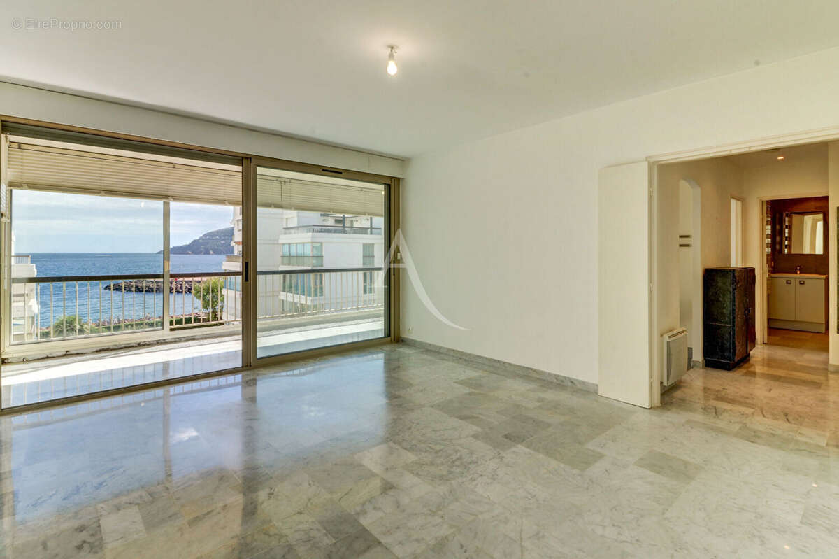 Appartement à MANDELIEU-LA-NAPOULE