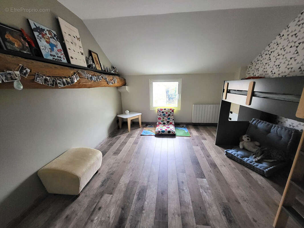 Maison à LES ECRENNES