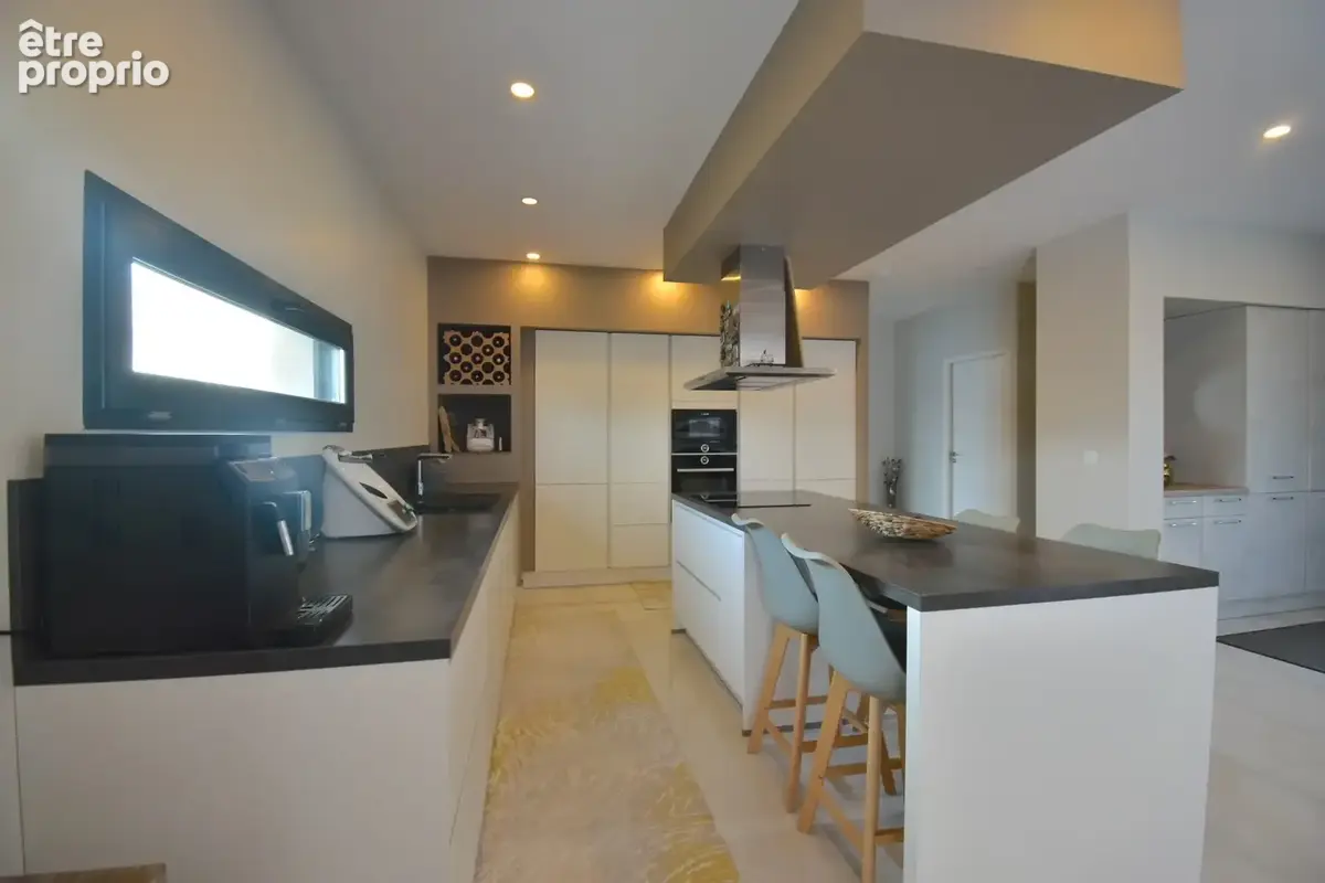 DARDILLY – Superbe villa contemporaine de 151 m² avec vue Mont Verdun - photo 21