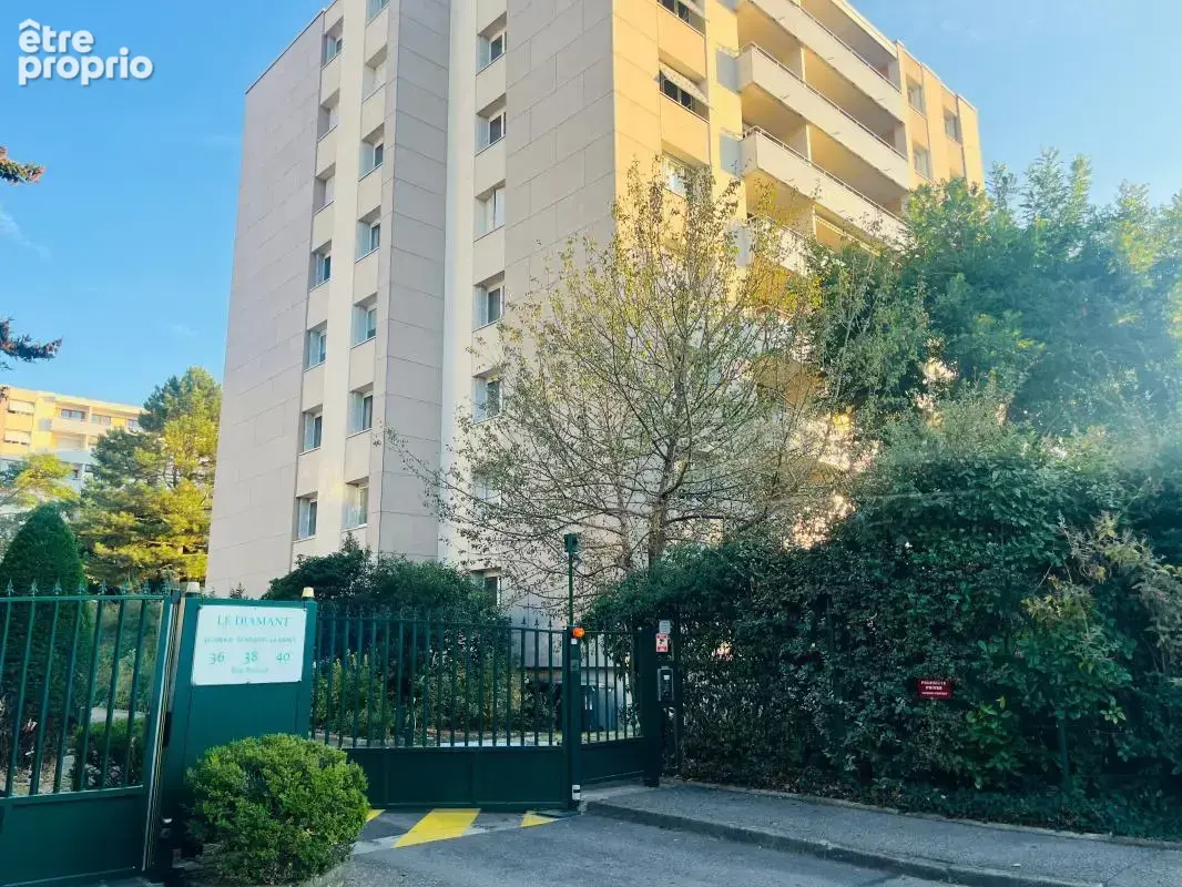 Appartement type 4 climatisé proche métro dans copropriété cossue - photo 11