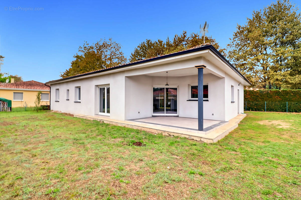 Maison à CAMPET-ET-LAMOLERE