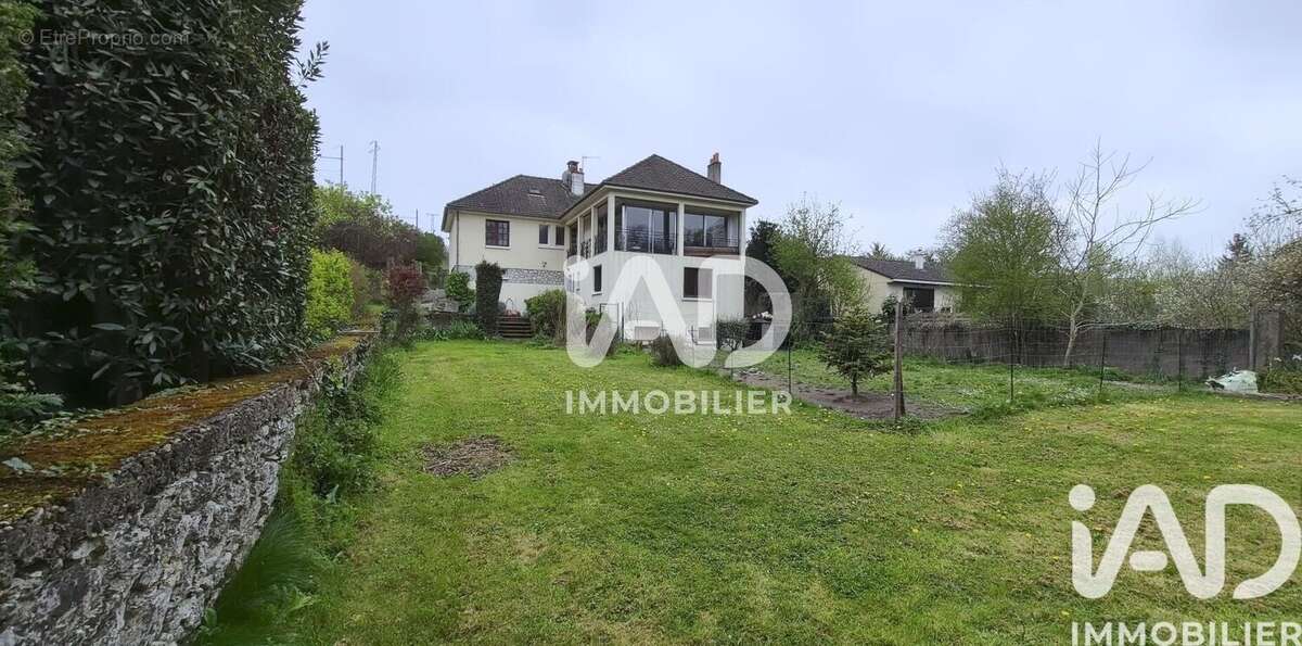 Maison 170 m² à Beaugency  - photo 2
