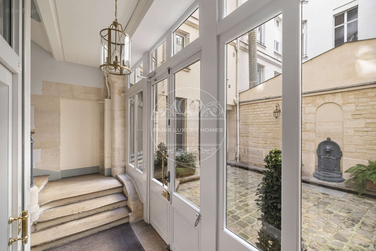 Appartement à PARIS-2E