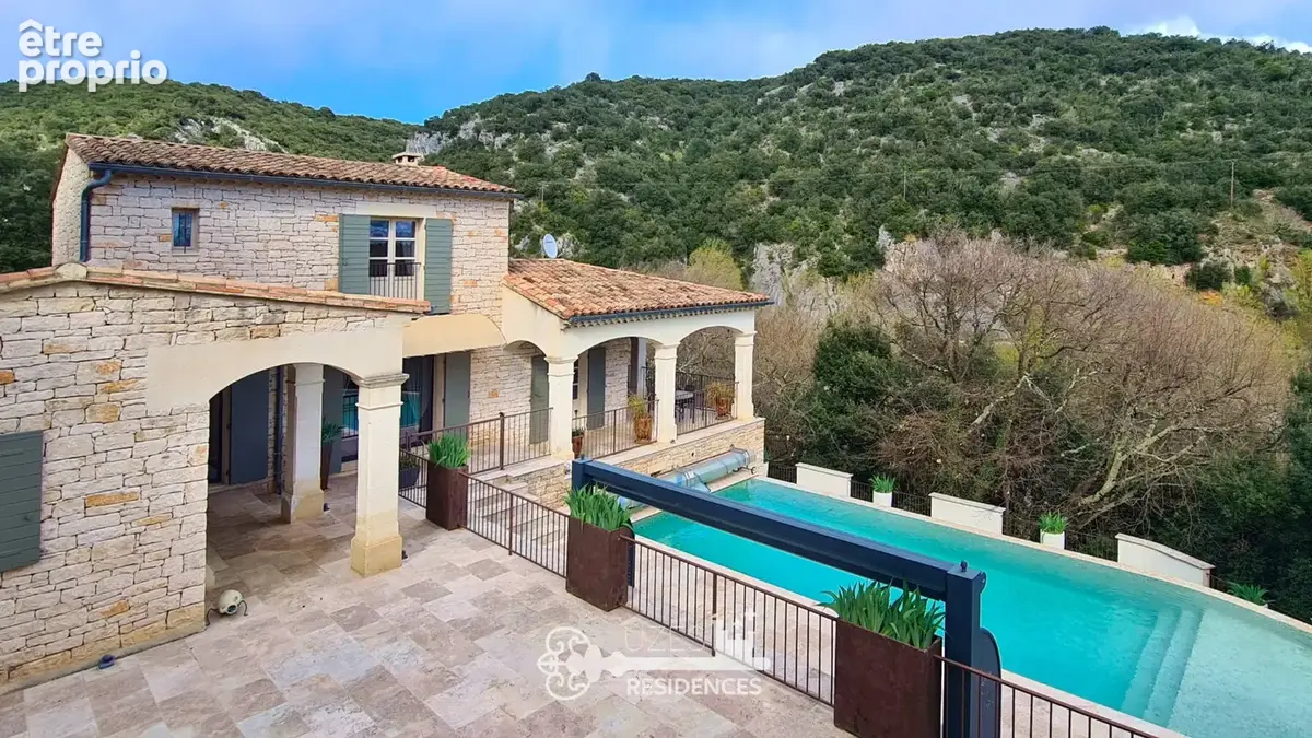 Vallée de la Cèze, magnifique maison en pierre de 213 m2 avec piscine à débordement et vues - photo 2