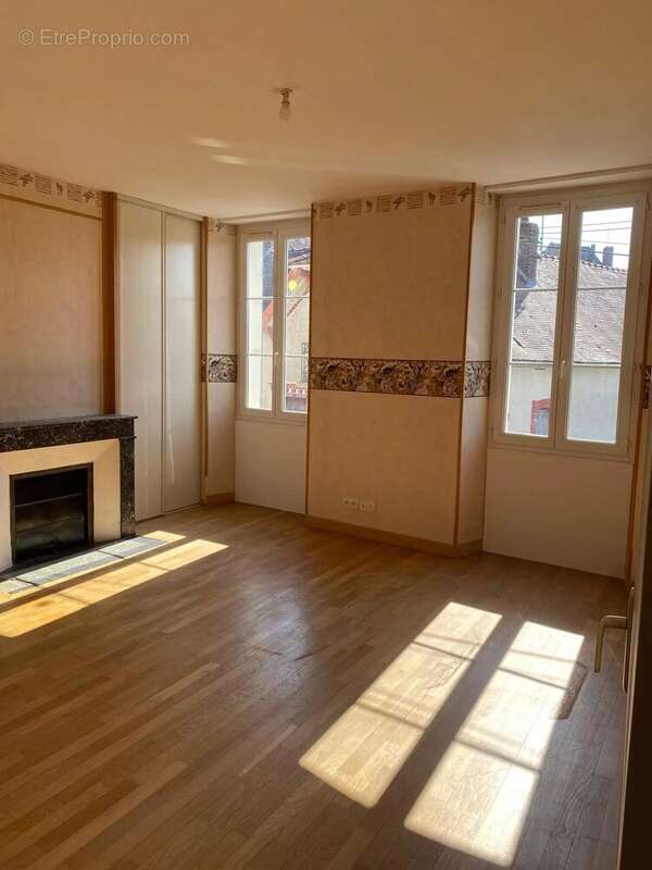 Appartement à BRIENON-SUR-ARMANCON