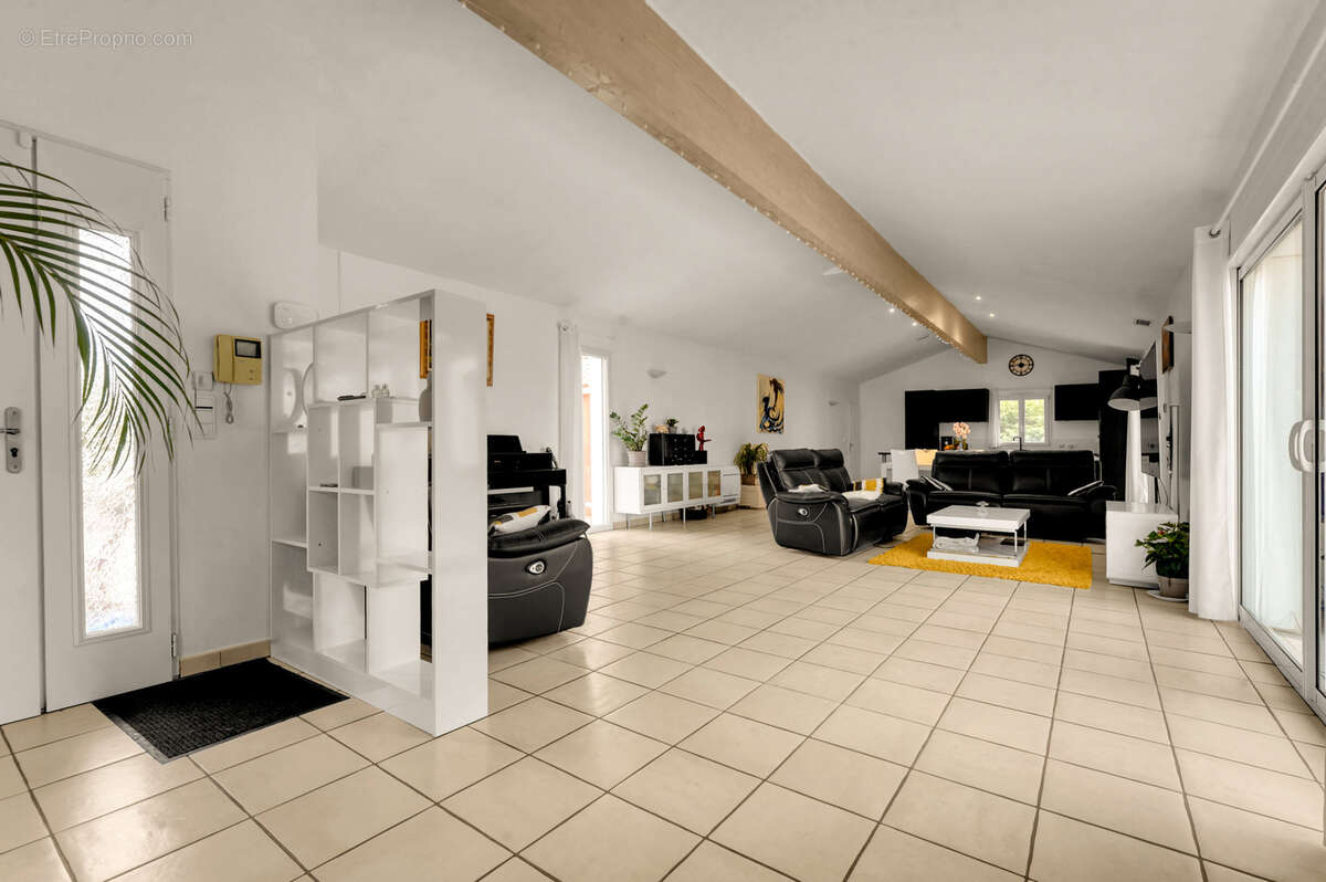 Maison à BRUGUIERES