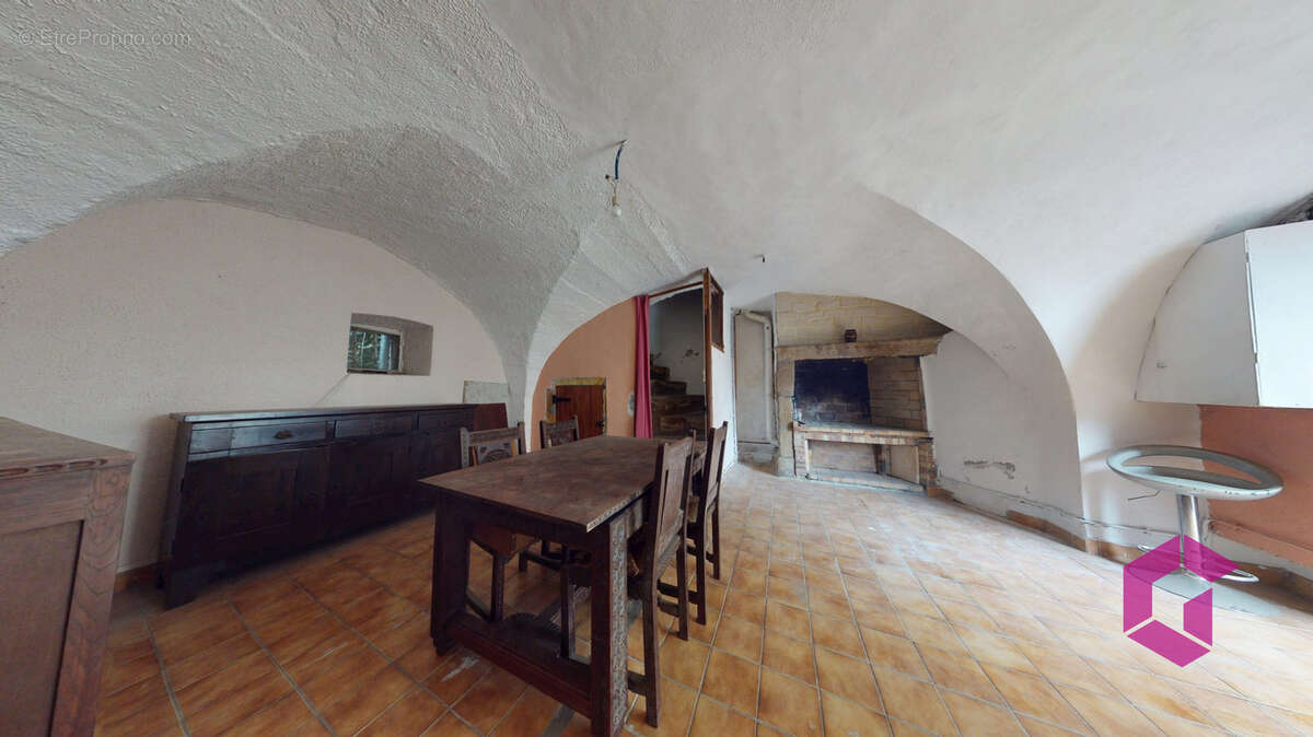 Maison de village sur 3 niveaux - photo 2