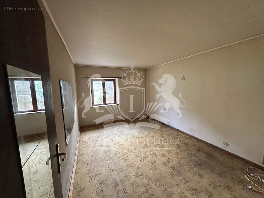 Maison à LINY-DEVANT-DUN