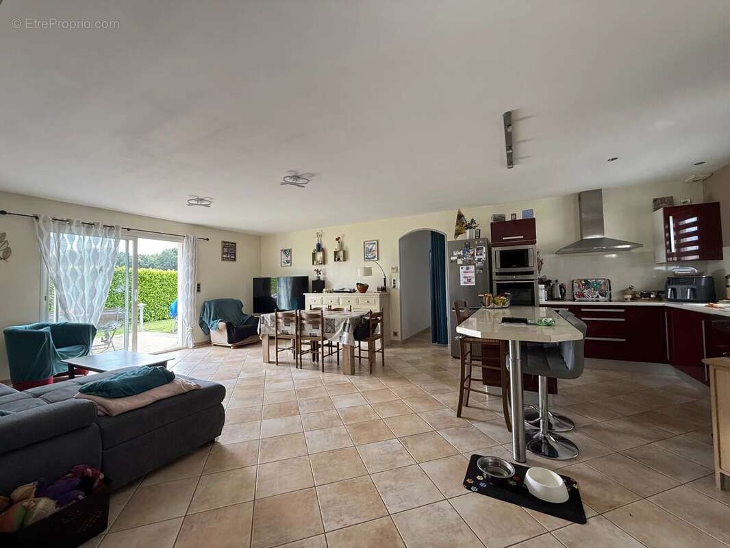 Maison à PISANY