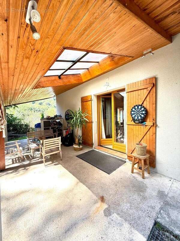   - Maison à AX-LES-THERMES