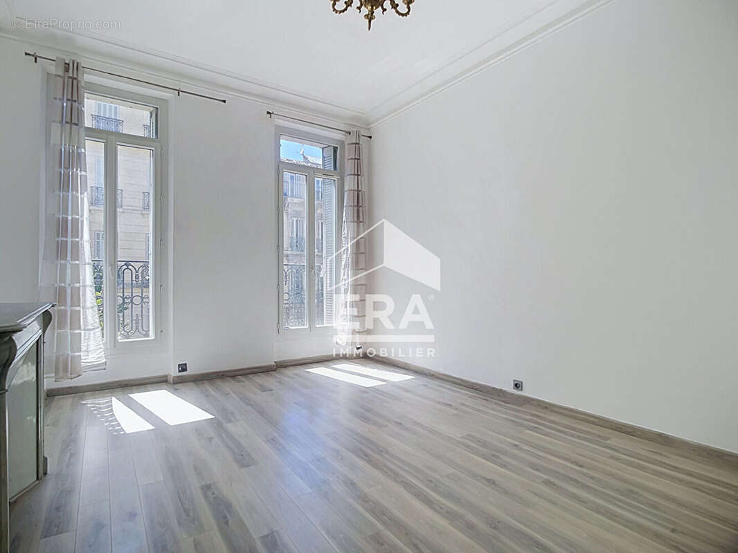 Appartement à MARSEILLE-6E