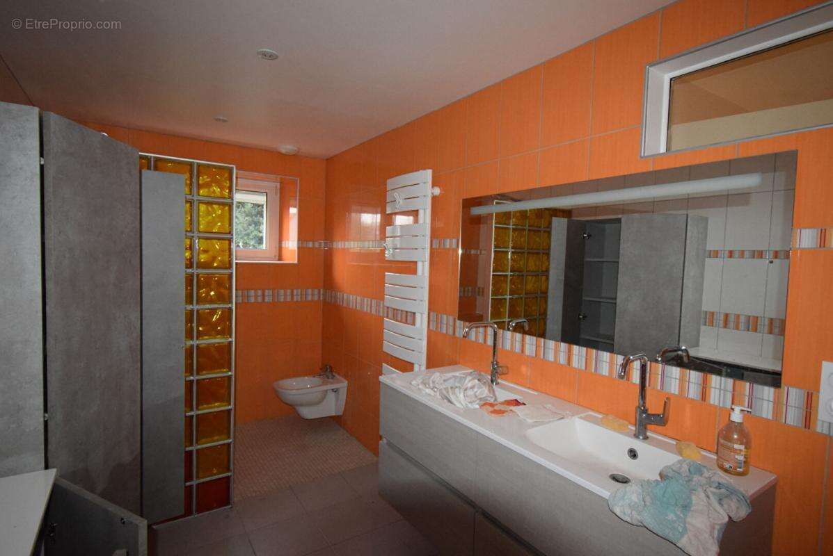 Appartement à MELLAC