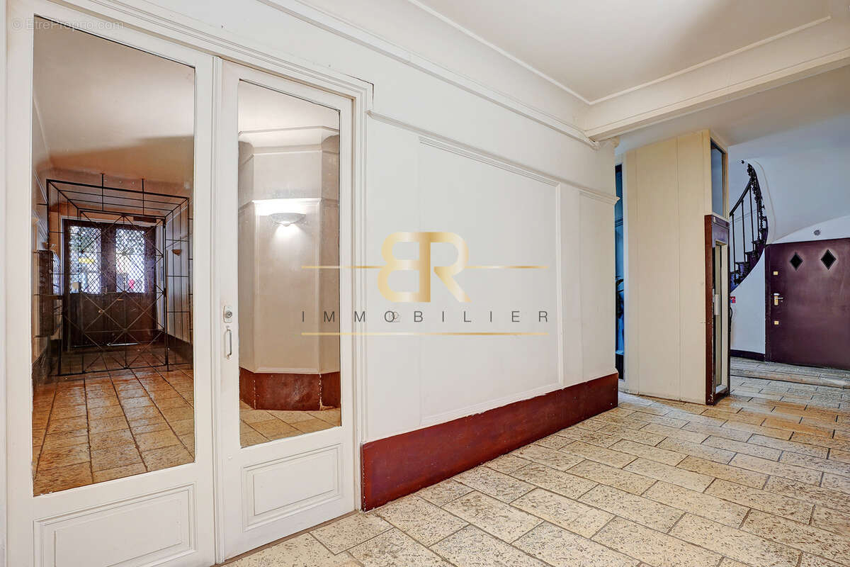 Appartement à PARIS-2E