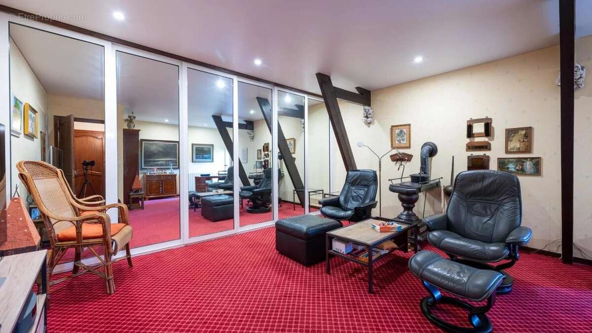 Maison à PUY-L&#039;EVEQUE