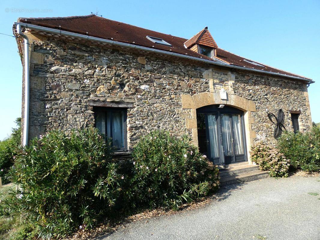 Maison à SAINT-MEDARD-D'EXCIDEUIL