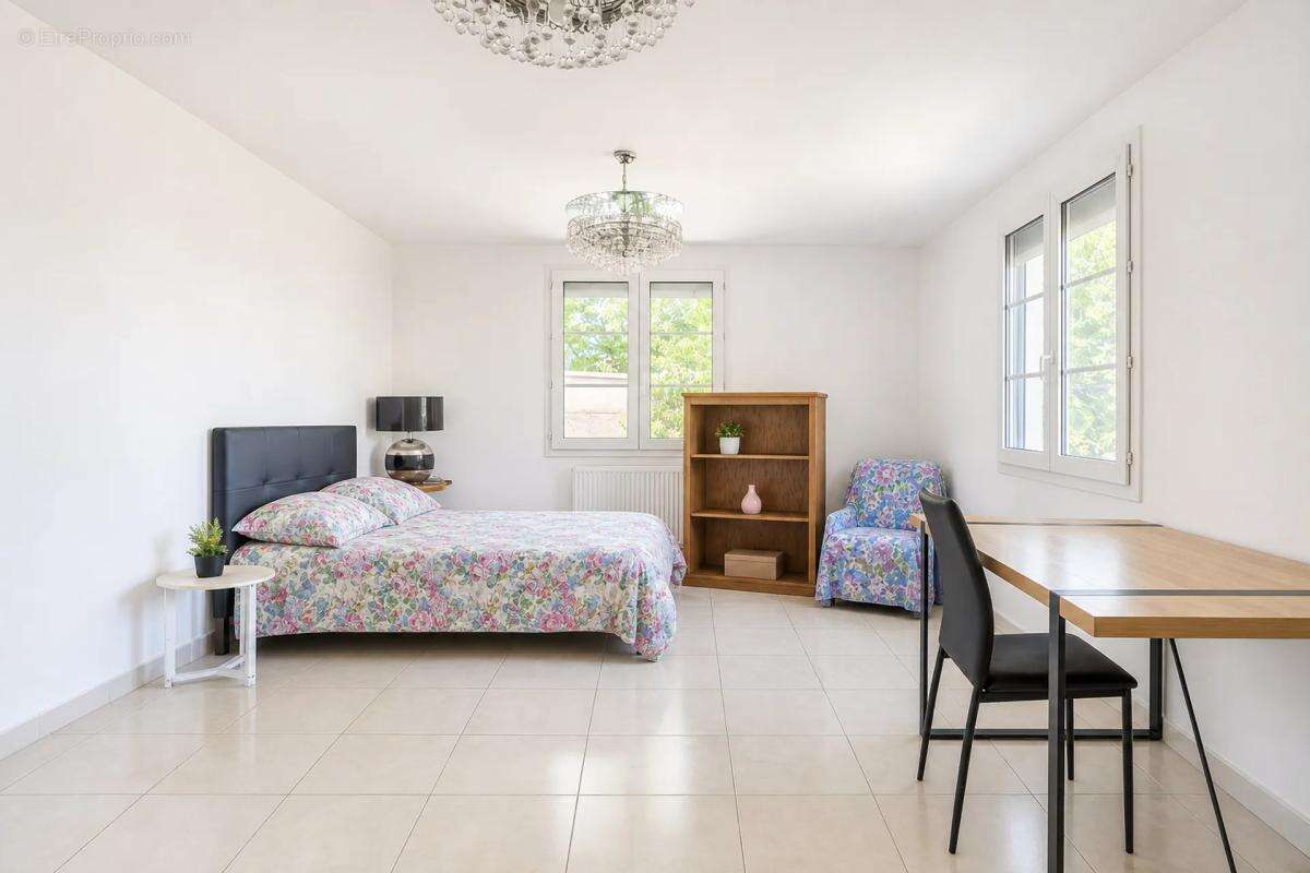 Maison de 5 pièces de 150 m² située à Sainte-Savine - photo 14