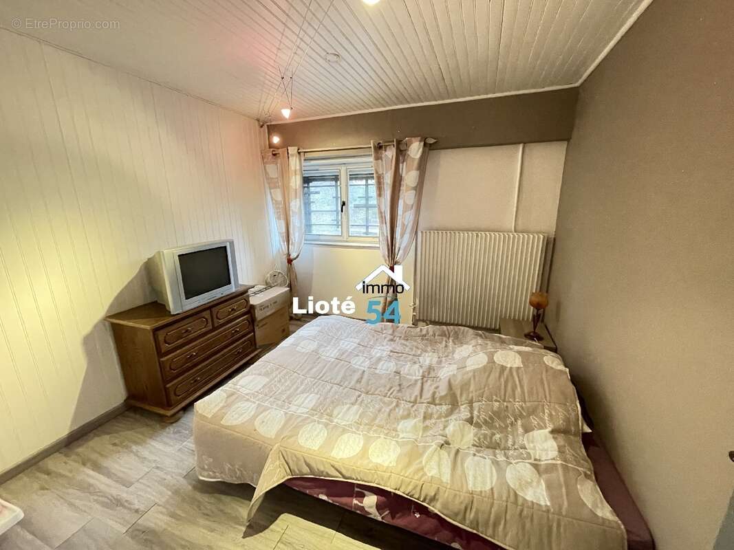 Maison à CREVECHAMPS