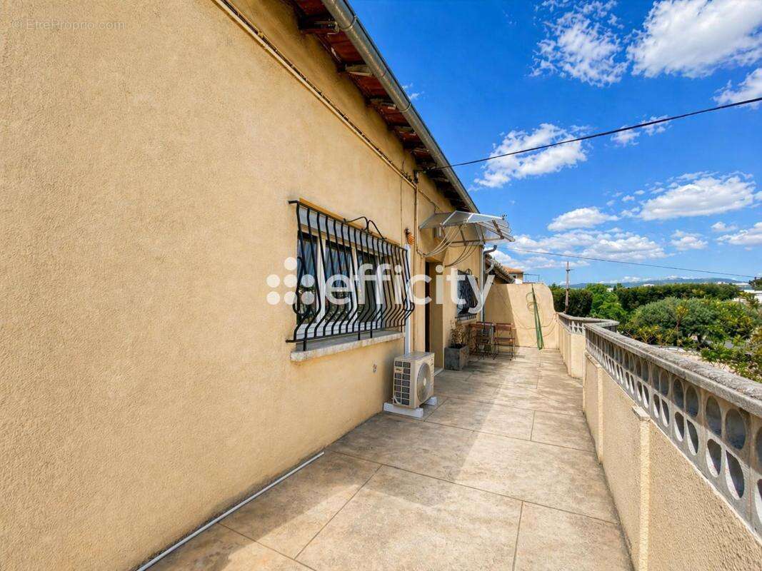 Appartement à MARSEILLE-14E