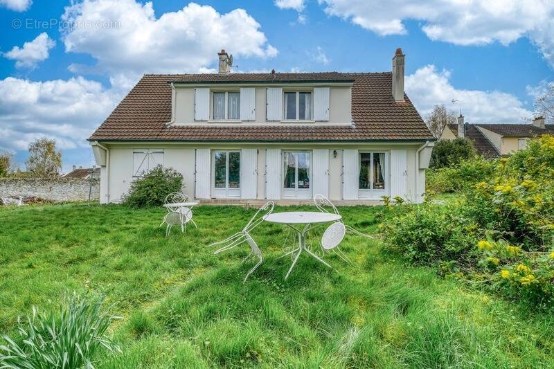 Maison à GERMIGNY-L'EVEQUE