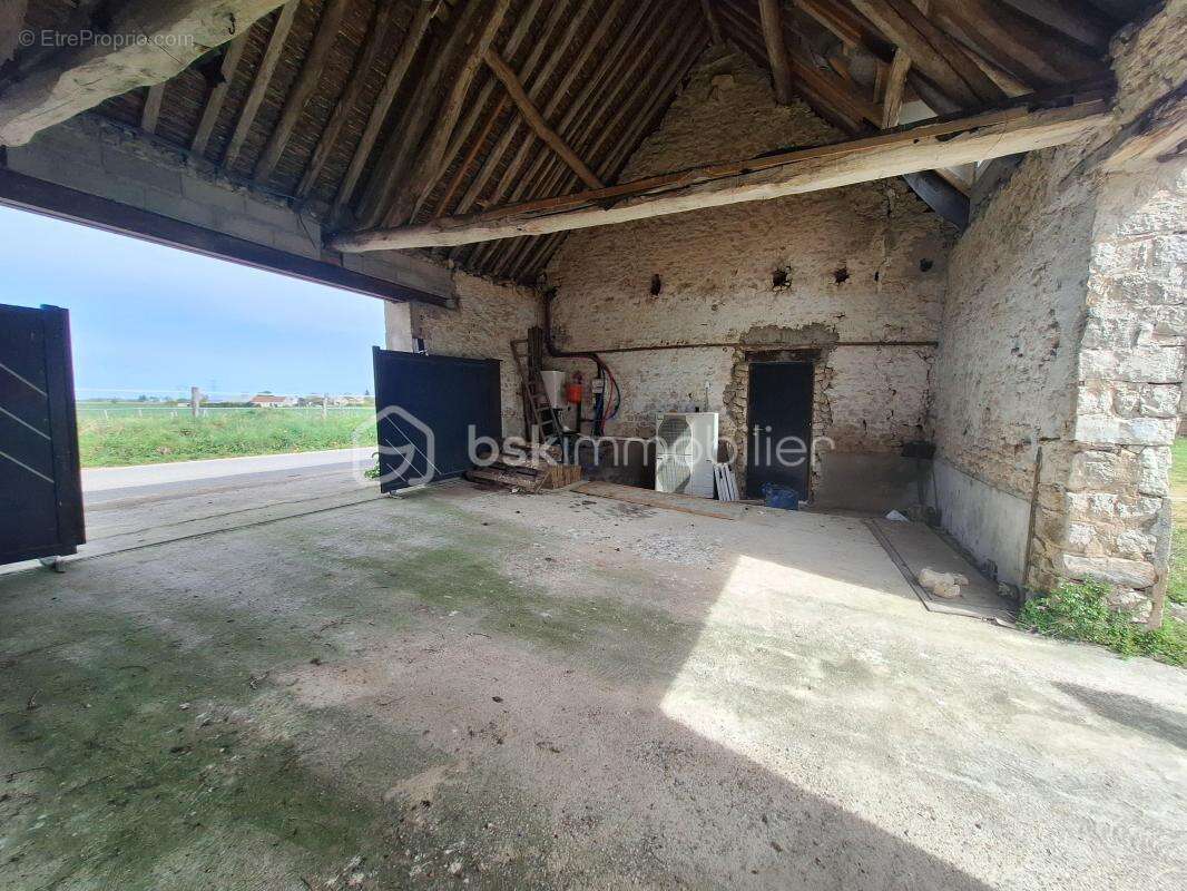 Maison à CHAINTREAUX