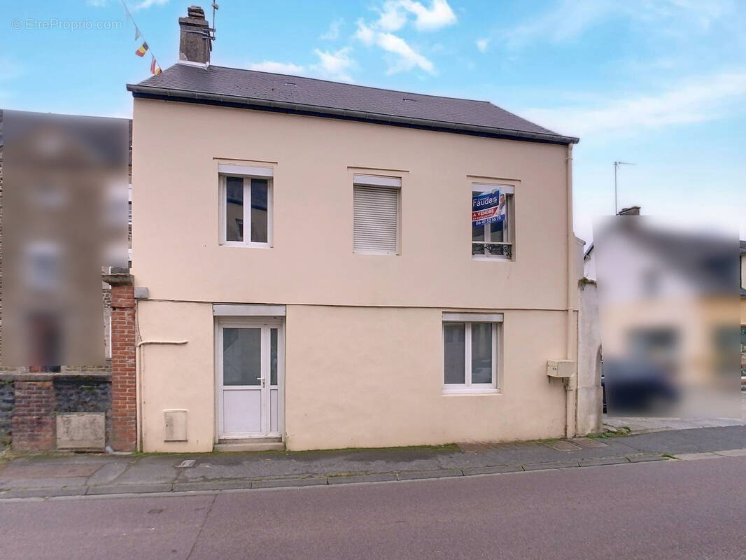 Maison à LA HAYE-DU-PUITS