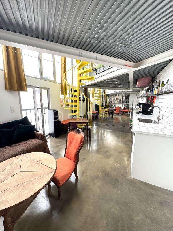 Appartement à PARIS-18E