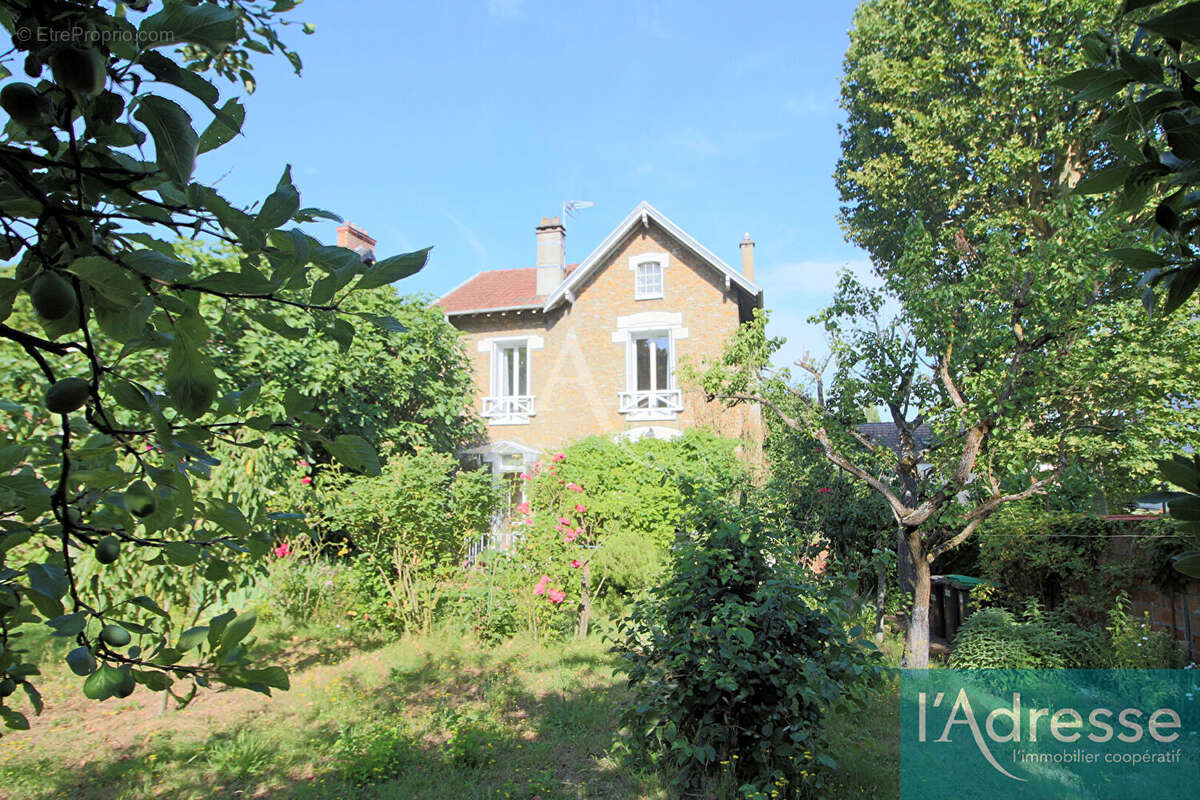 Pour les amoureux des maisons en meulière entièrement individuelles ! - photo 7