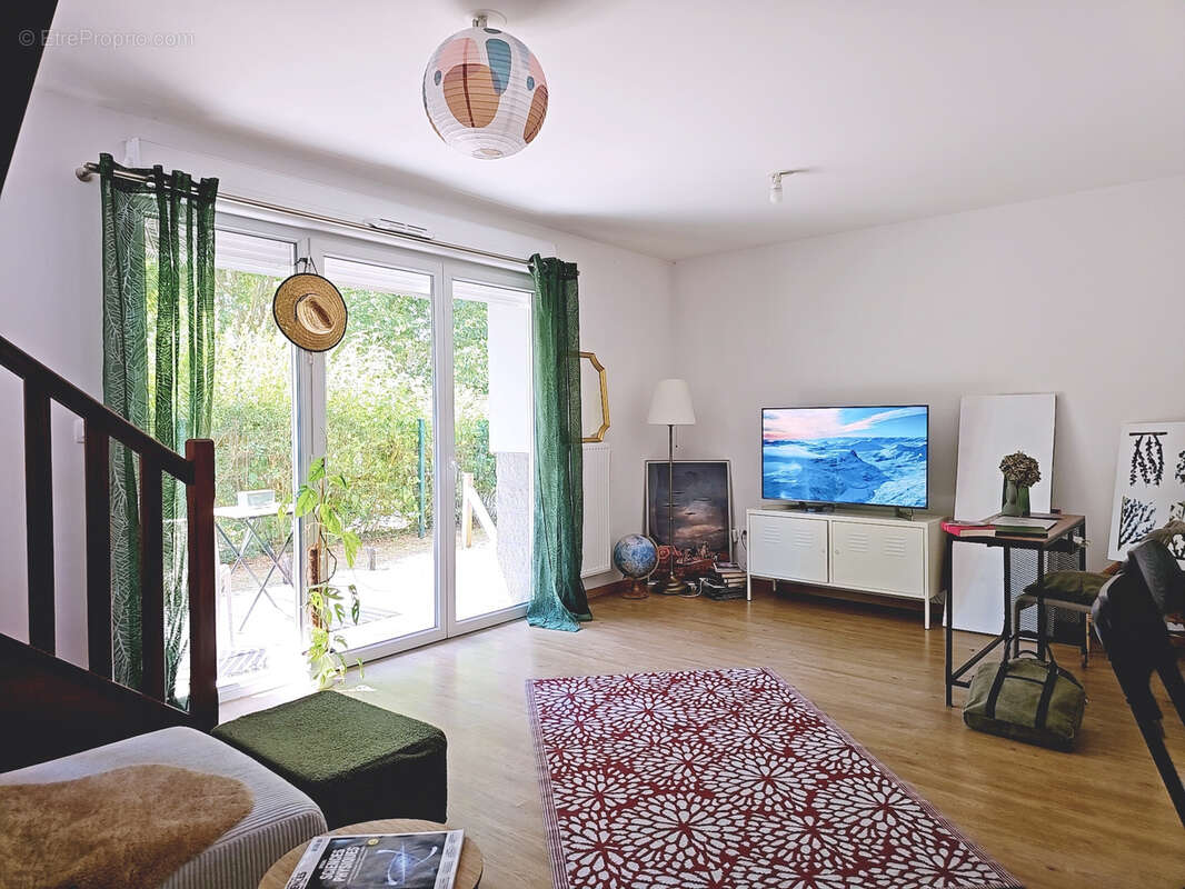 Duplex aux allures de maison / 62,25 m2 avec extérieur et parking privatif   Marly, secteur Rhonelle - photo 8