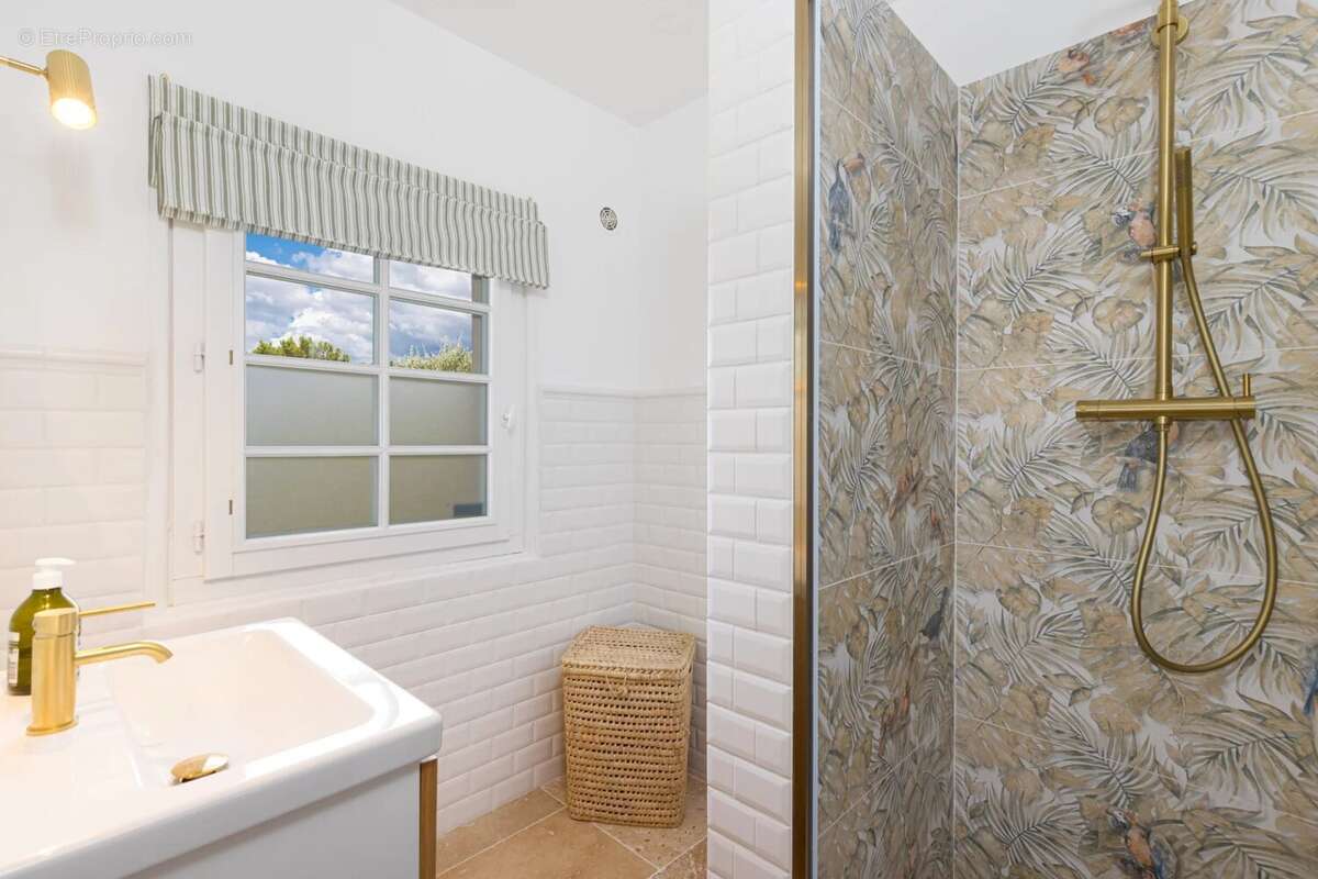 Appartement à MANDELIEU-LA-NAPOULE