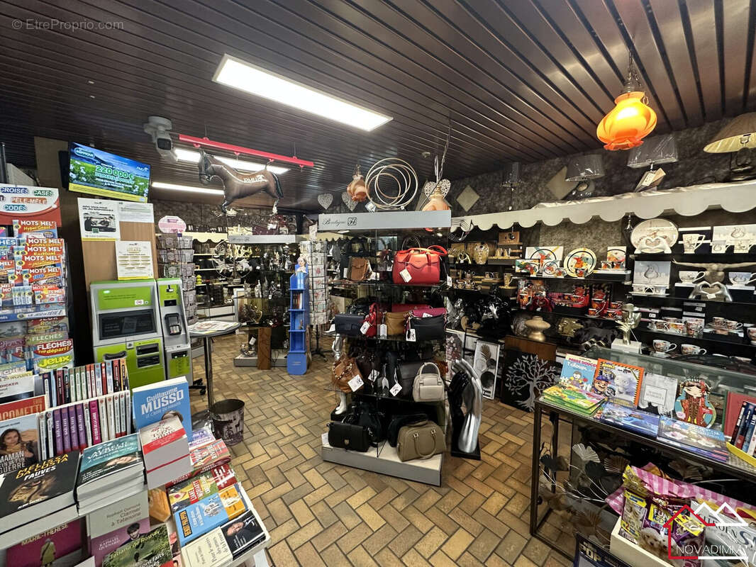 Commerce à COURCELLES-CHAUSSY