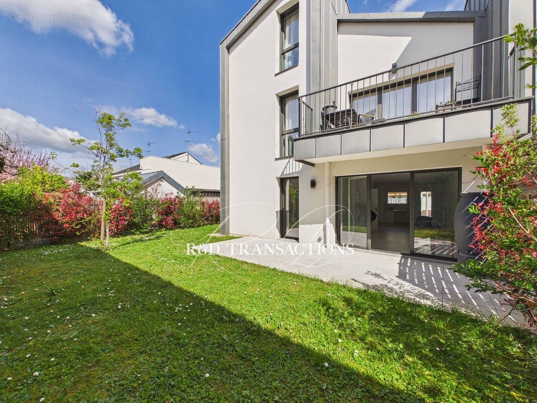 Appartement à NANTERRE