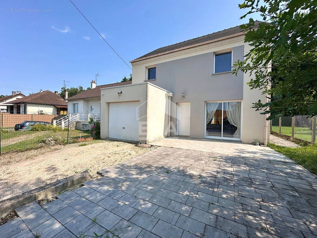 Maison à NEMOURS