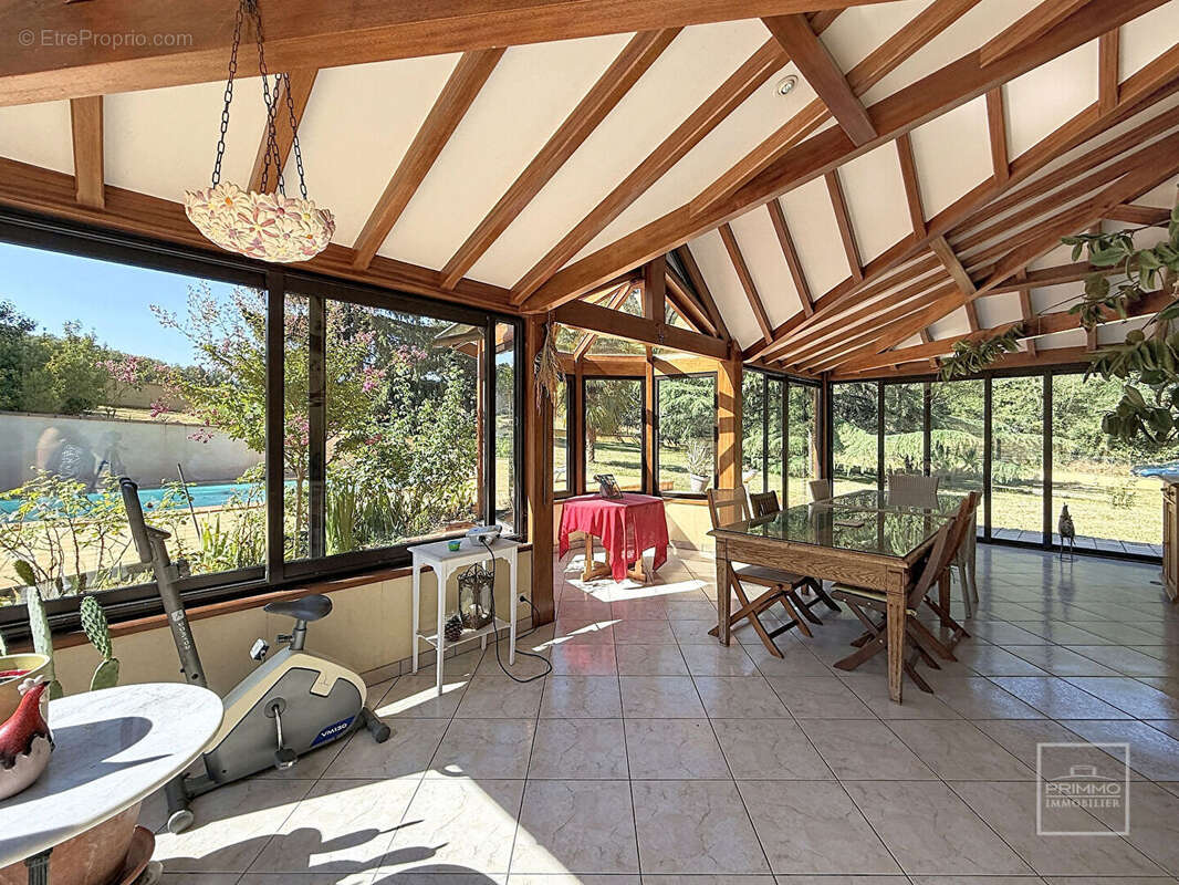 Lissieu, maison de 146 m² sur parcelle de 3525 m2 avec piscine - photo 6