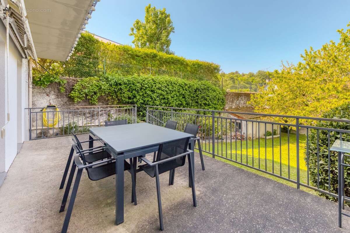Maison 205 m² à Igny  - photo 8