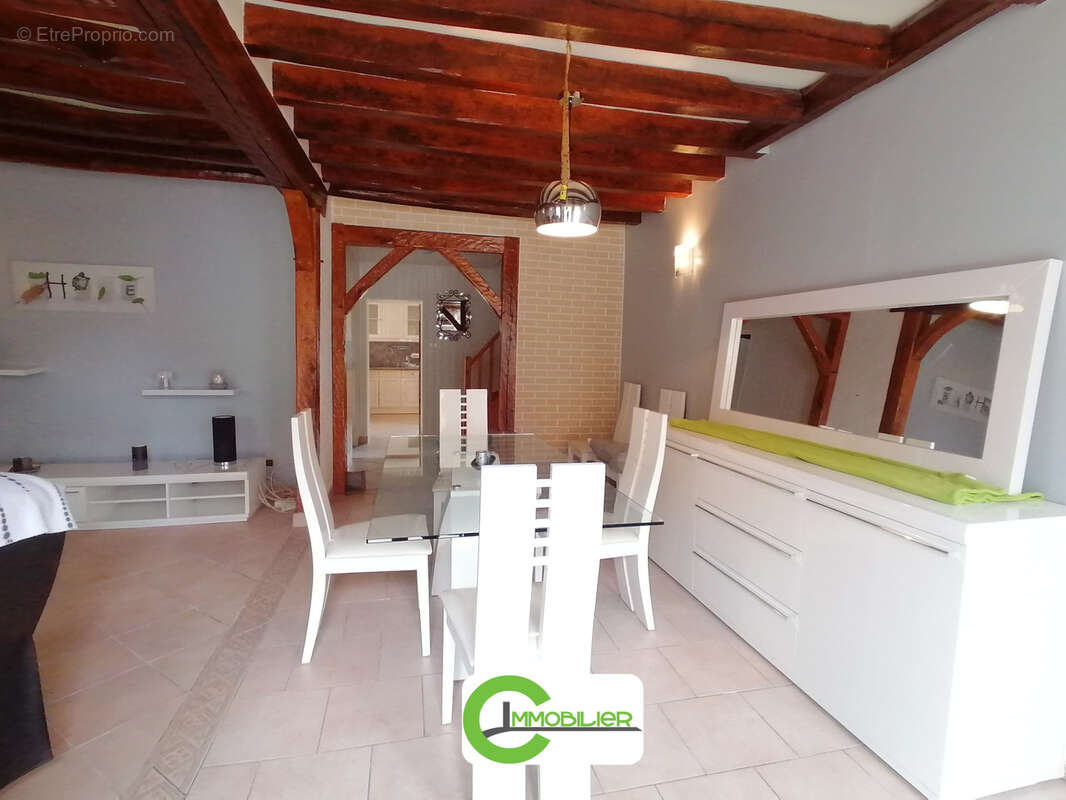 Maison à SEMUR-EN-VALLON