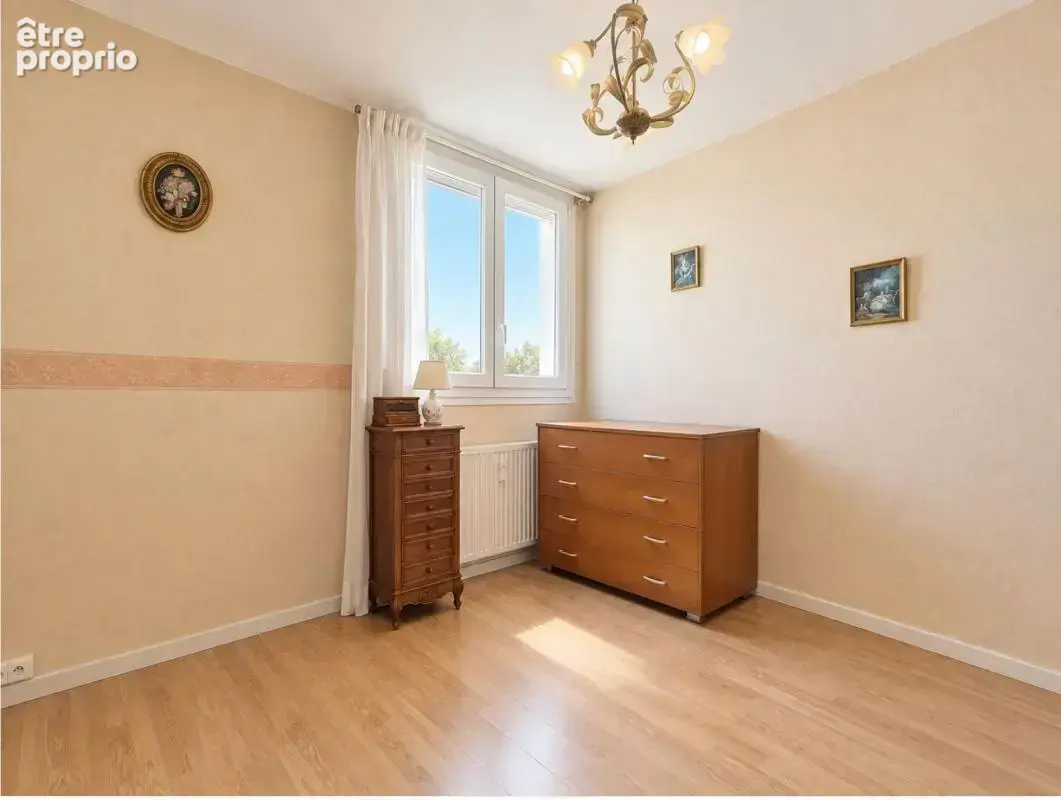 Appartement type 4 avec balcon, cave, 3 chambres, ascenseur et climatisation - photo 9